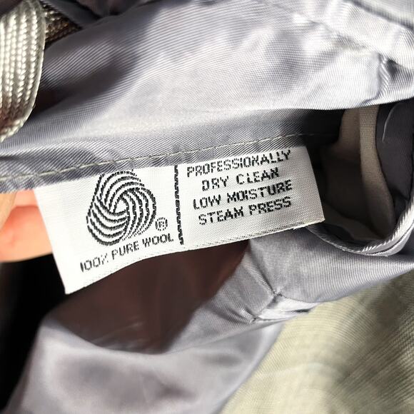 Paul Stuart Classic Plaid Blazer Gray 2-Button Wool Sport Coat Sz 44 - Picture 11 of 12